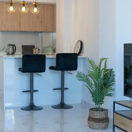 Blue Sea Unique In - Short Walk To The Beach