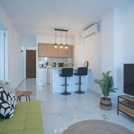 Blue Sea Unique In - Short Walk To The Beach Apartment *