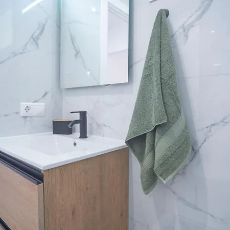 Apartment Blue Sea Unique In - Short Walk To The Beach *