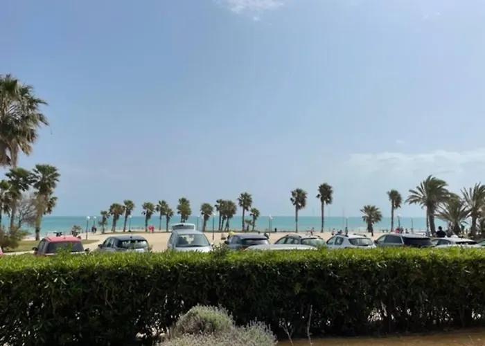 Blue Sea Unique In - Short Walk To The Beach *