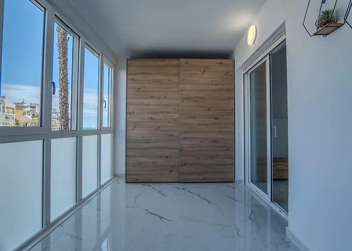 Blue Sea Unique In - Short Walk To The Beach